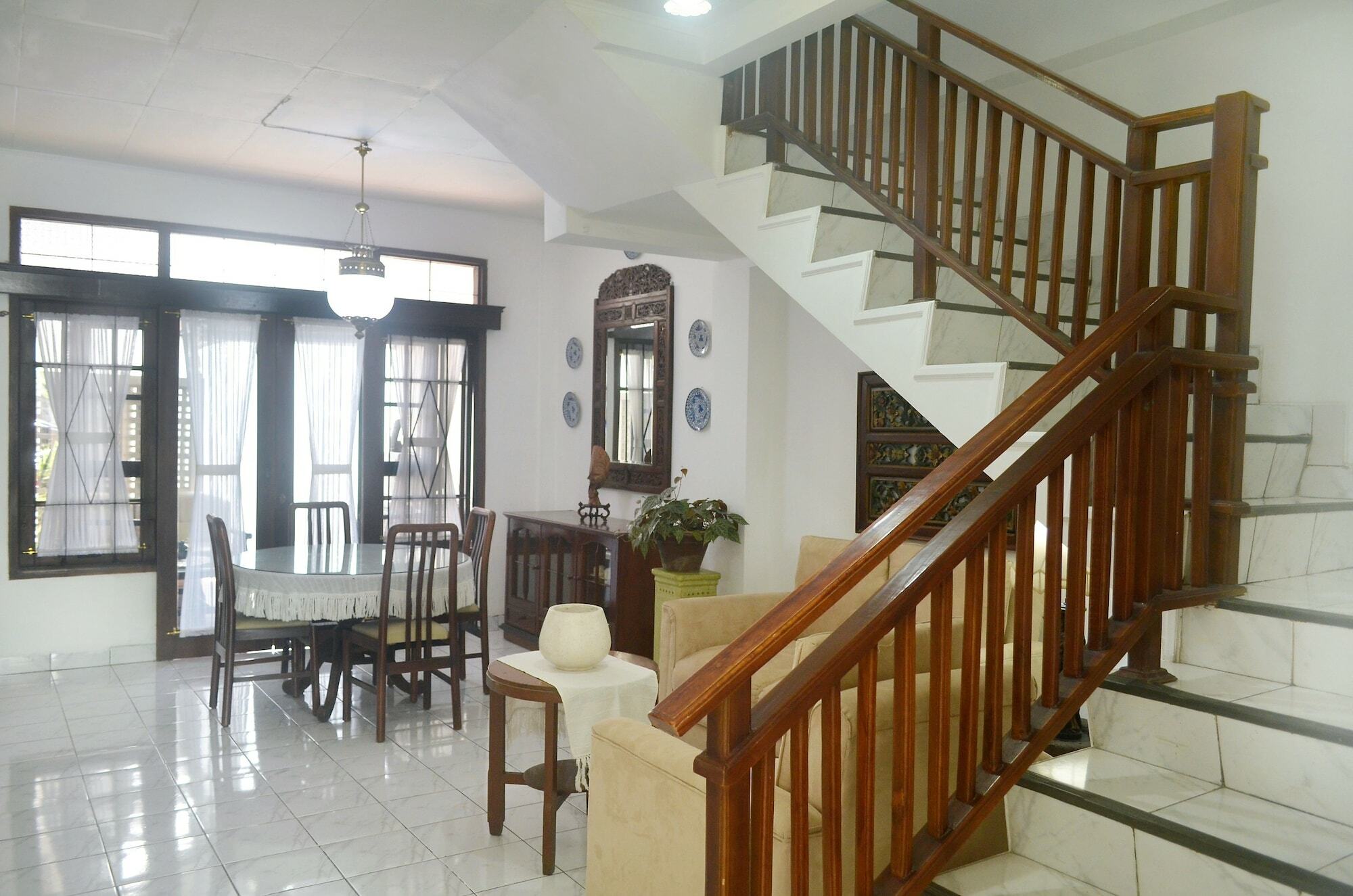 Omah Timoho Homestay Джокьякарта Экстерьер фото
